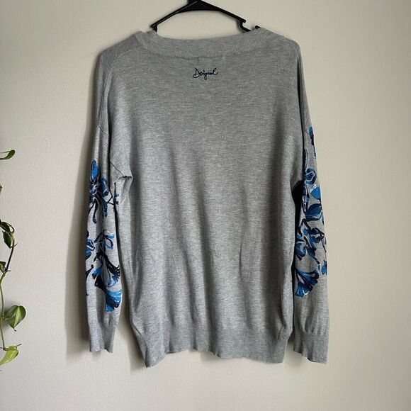 Desigual Gray Pullover Sweater Blue Floral Sequins size Small - Picture 6 of 6